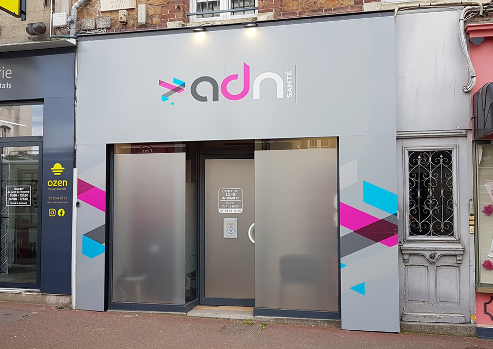 ADN SANTÉ - FACADE – Atout Graphic